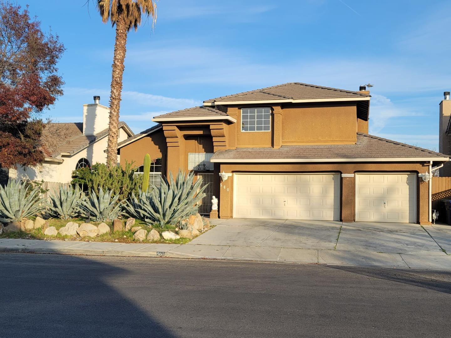 Detail Gallery Image 1 of 1 For 560 Cabernet St, Los Banos,  CA 93635 - 4 Beds | 2/1 Baths