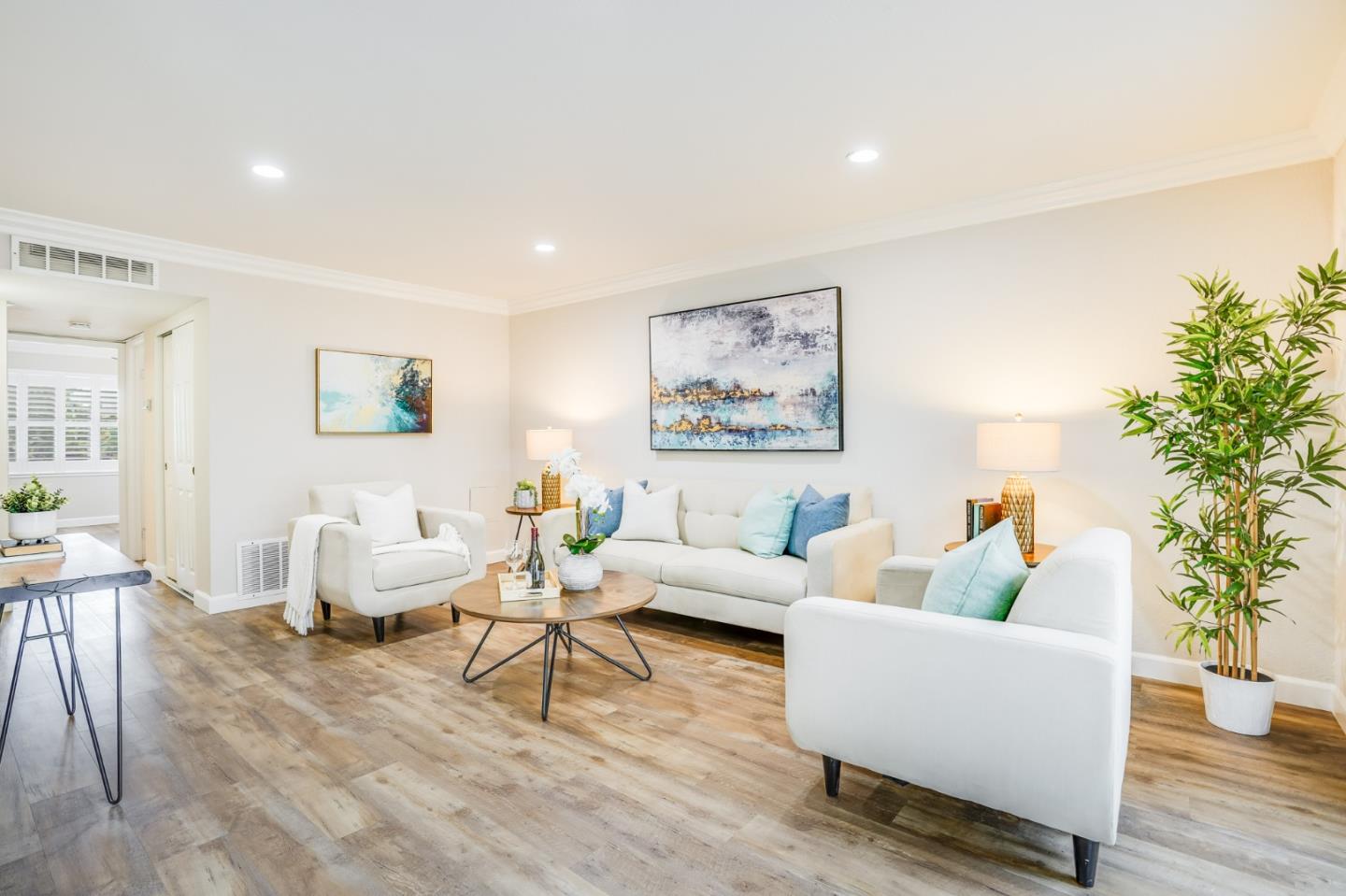 Detail Gallery Image 1 of 1 For 289 Tradewinds Dr #4,  San Jose,  CA 95123 - 2 Beds | 1 Baths