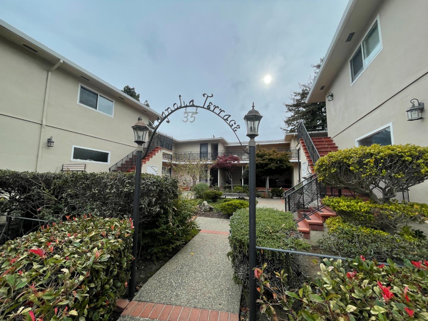 Detail Gallery Image 1 of 1 For 35 South Magnolia #8,  Millbrae,  CA 94030 - 1 Beds | 1 Baths