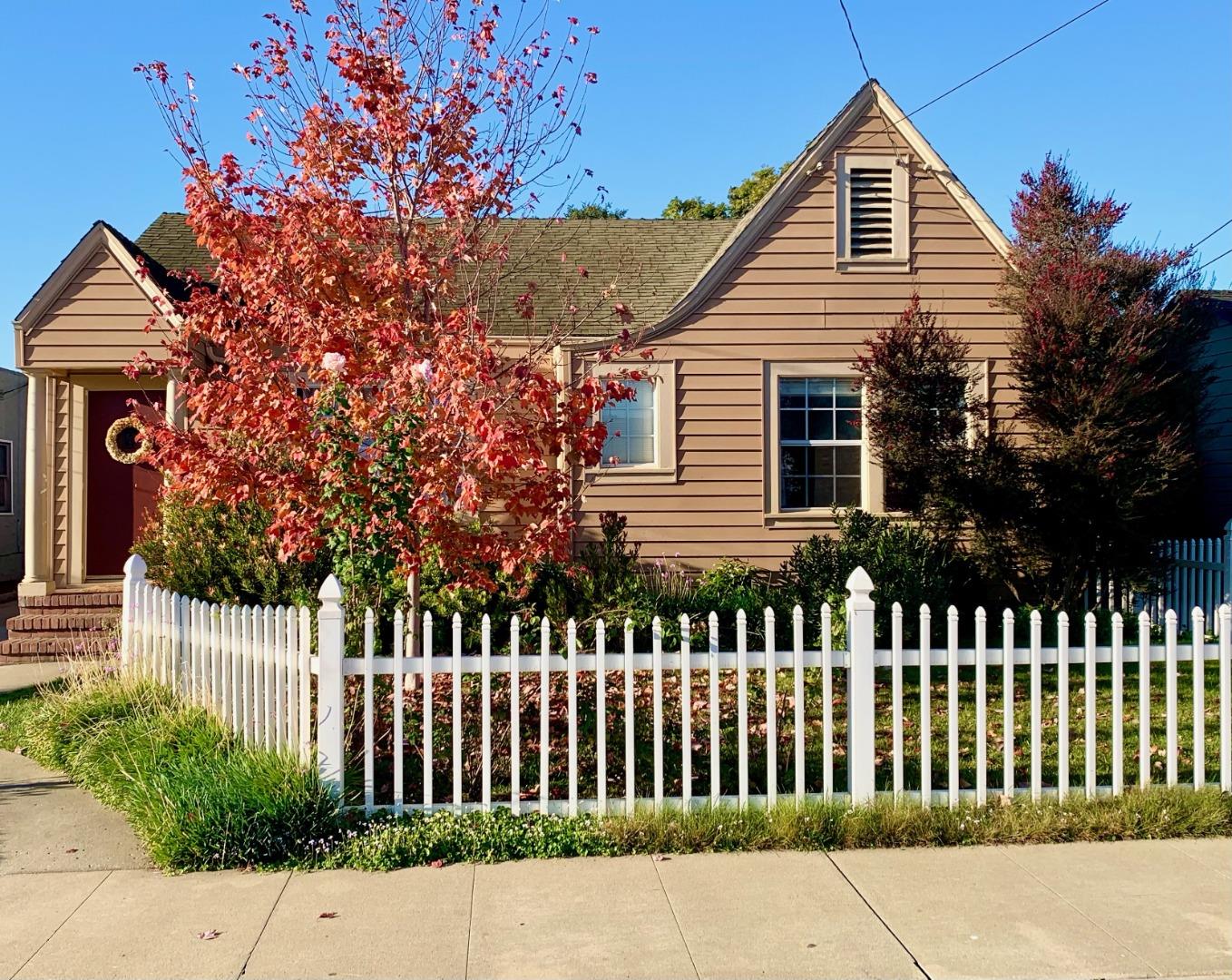 Detail Gallery Image 1 of 1 For 75 Roosevelt St, Watsonville,  CA 95076 - 2 Beds | 1 Baths