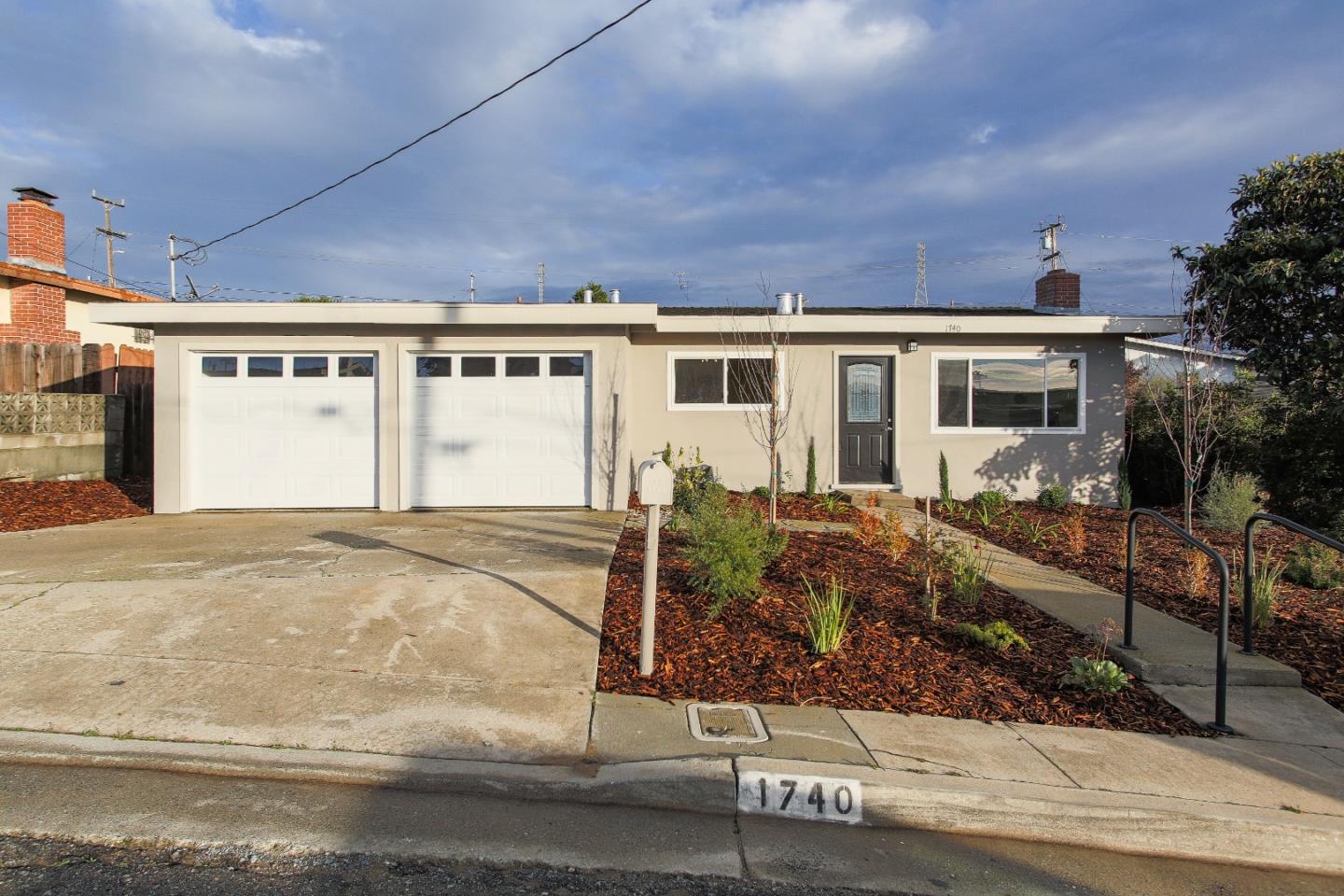 Detail Gallery Image 1 of 1 For 1740 Napa St, Seaside,  CA 93955 - 3 Beds | 1/1 Baths