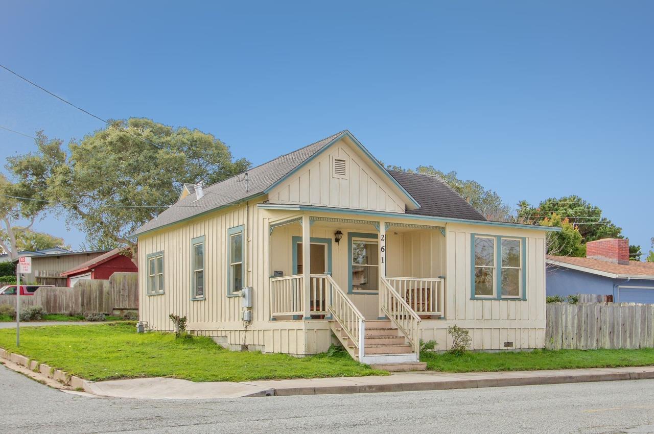 Detail Gallery Image 1 of 1 For 261 Laurel Ave, Pacific Grove,  CA 93950 - 4 Beds | 2 Baths