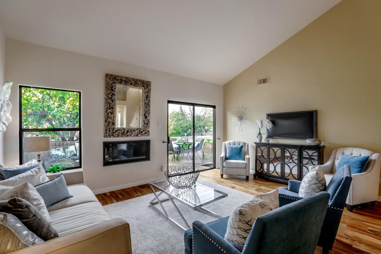 Detail Gallery Image 1 of 1 For 3427 Lake Albano Cir, San Jose,  CA 95135 - 2 Beds | 2/1 Baths