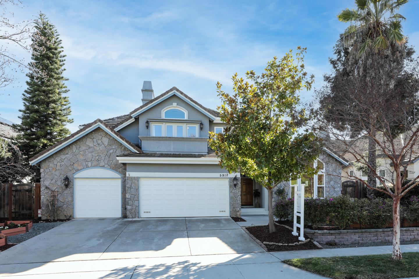 Detail Gallery Image 1 of 1 For 5912 Sterling Oaks Dr, San Jose,  CA 95120 - 4 Beds | 3/1 Baths