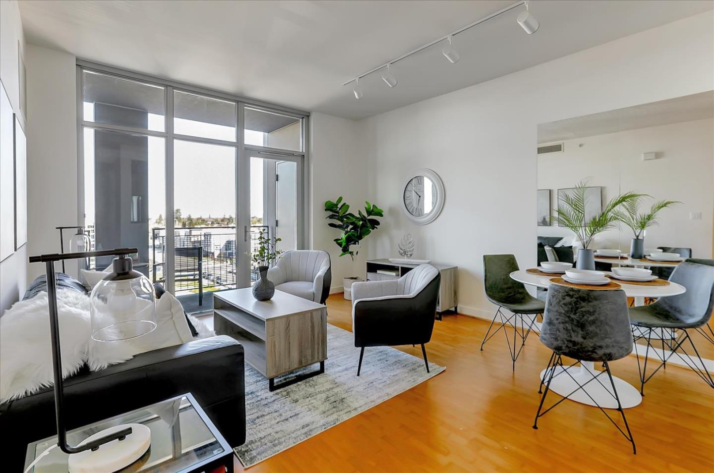 Detail Gallery Image 1 of 1 For 175 W Saint James St #707,  San Jose,  CA 95110 - 1 Beds | 1 Baths