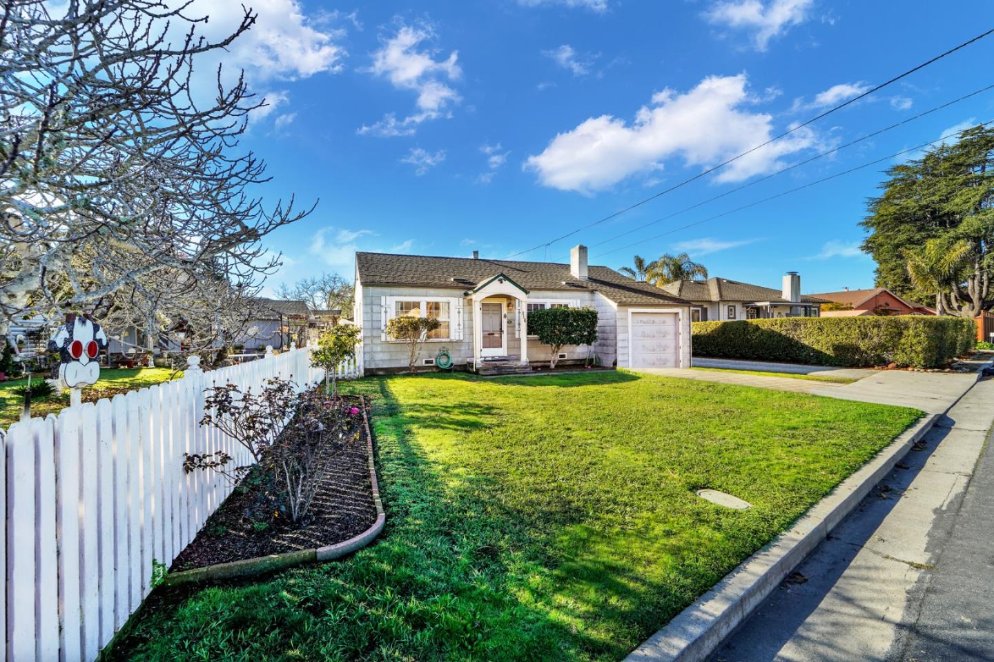 Detail Gallery Image 1 of 1 For 916 Melrose Ave, Santa Cruz,  CA 95062 - 2 Beds | 2 Baths