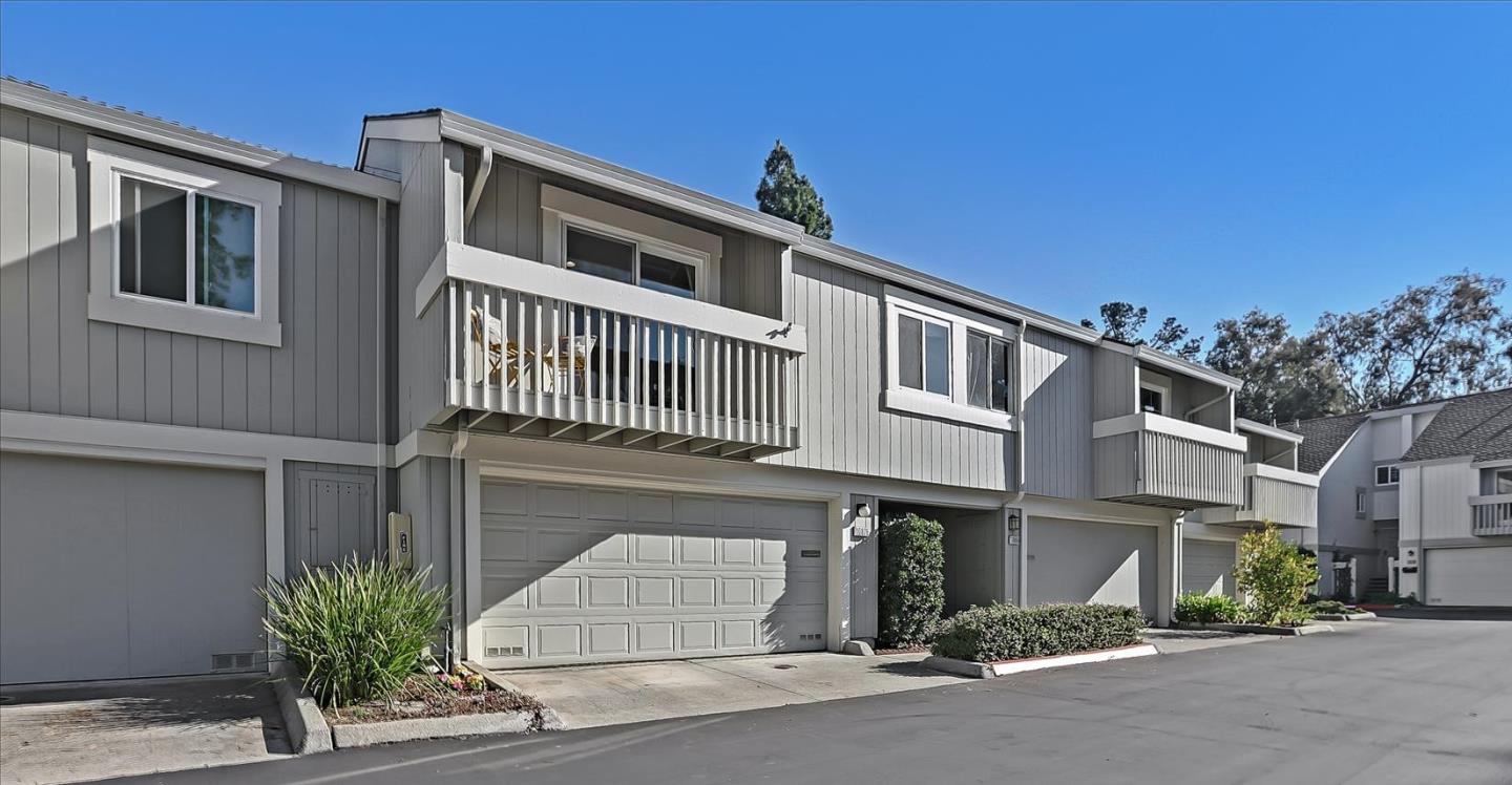 Detail Gallery Image 1 of 1 For 10876 Northridge Sq, Cupertino,  CA 95014 - 2 Beds | 2 Baths