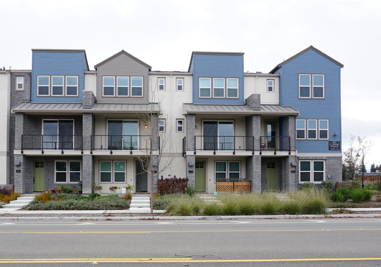 Detail Gallery Image 1 of 1 For 820 E Duane Ave #3,  Sunnyvale,  CA 94085 - 3 Beds | 3/1 Baths