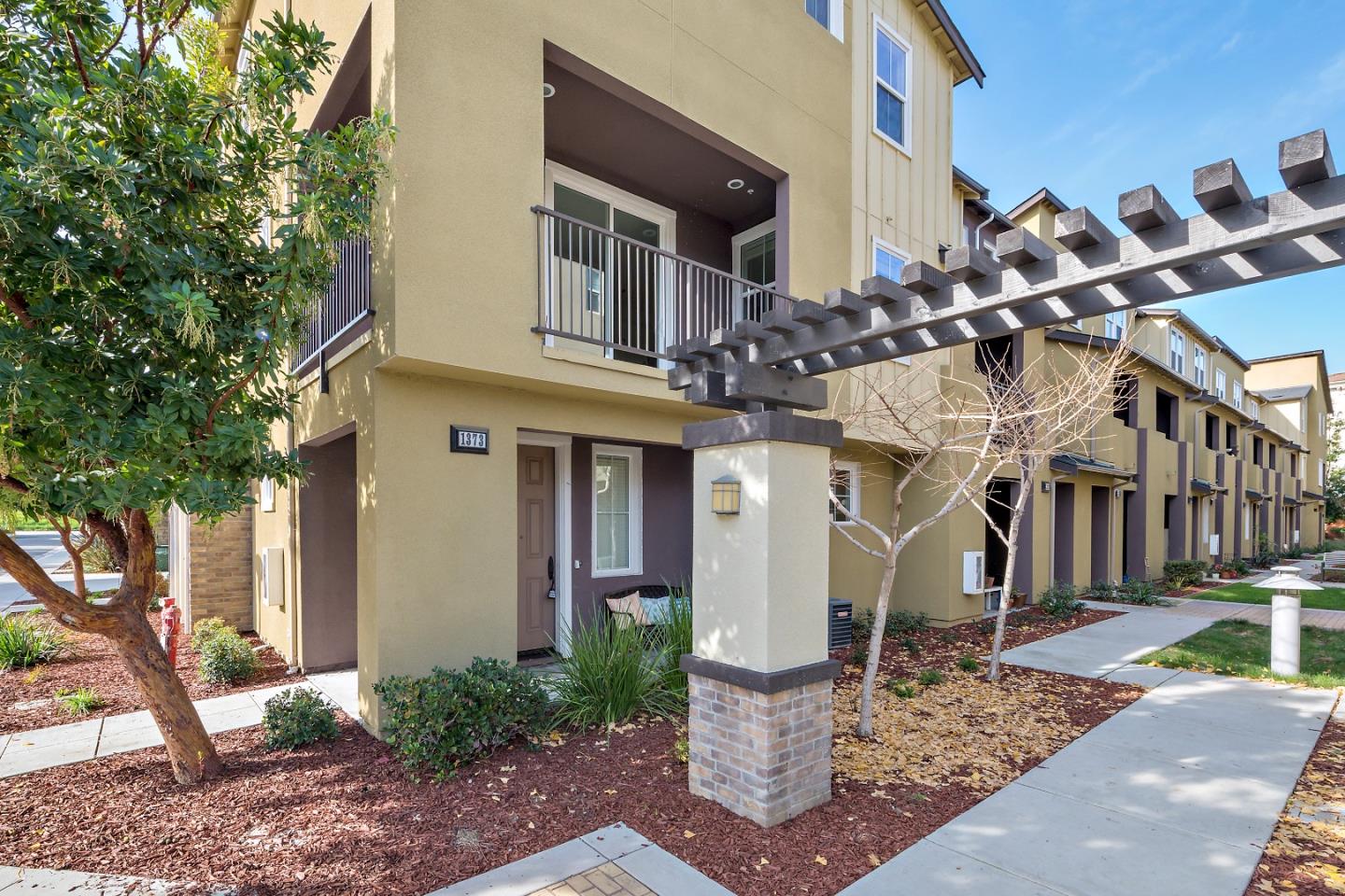 Detail Gallery Image 1 of 1 For 1373 Coyote Creek Way, Milpitas,  CA 95035 - 3 Beds | 2/1 Baths