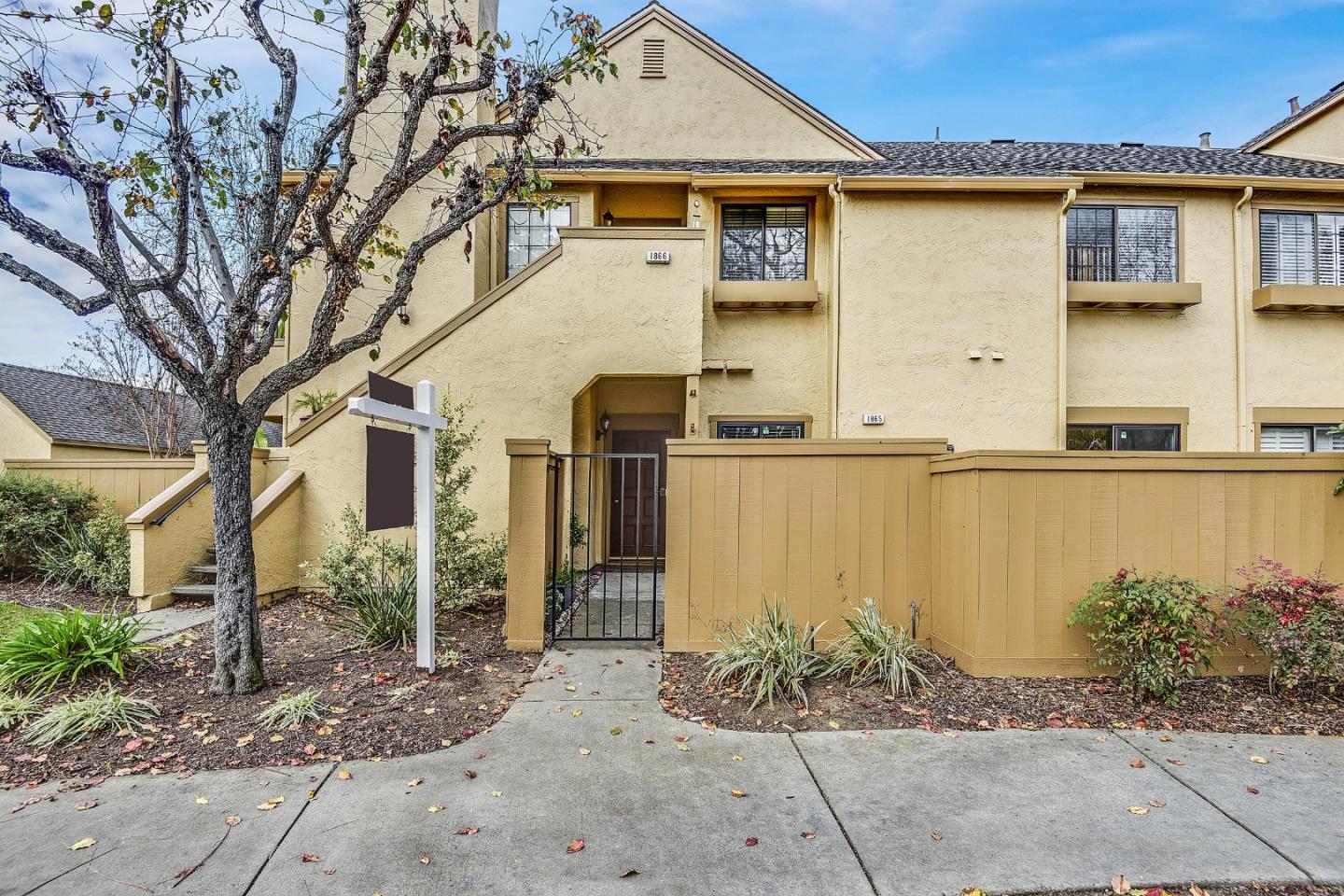 Detail Gallery Image 1 of 1 For 1865 Huxley Ct, San Jose,  CA 95125 - 2 Beds | 2 Baths