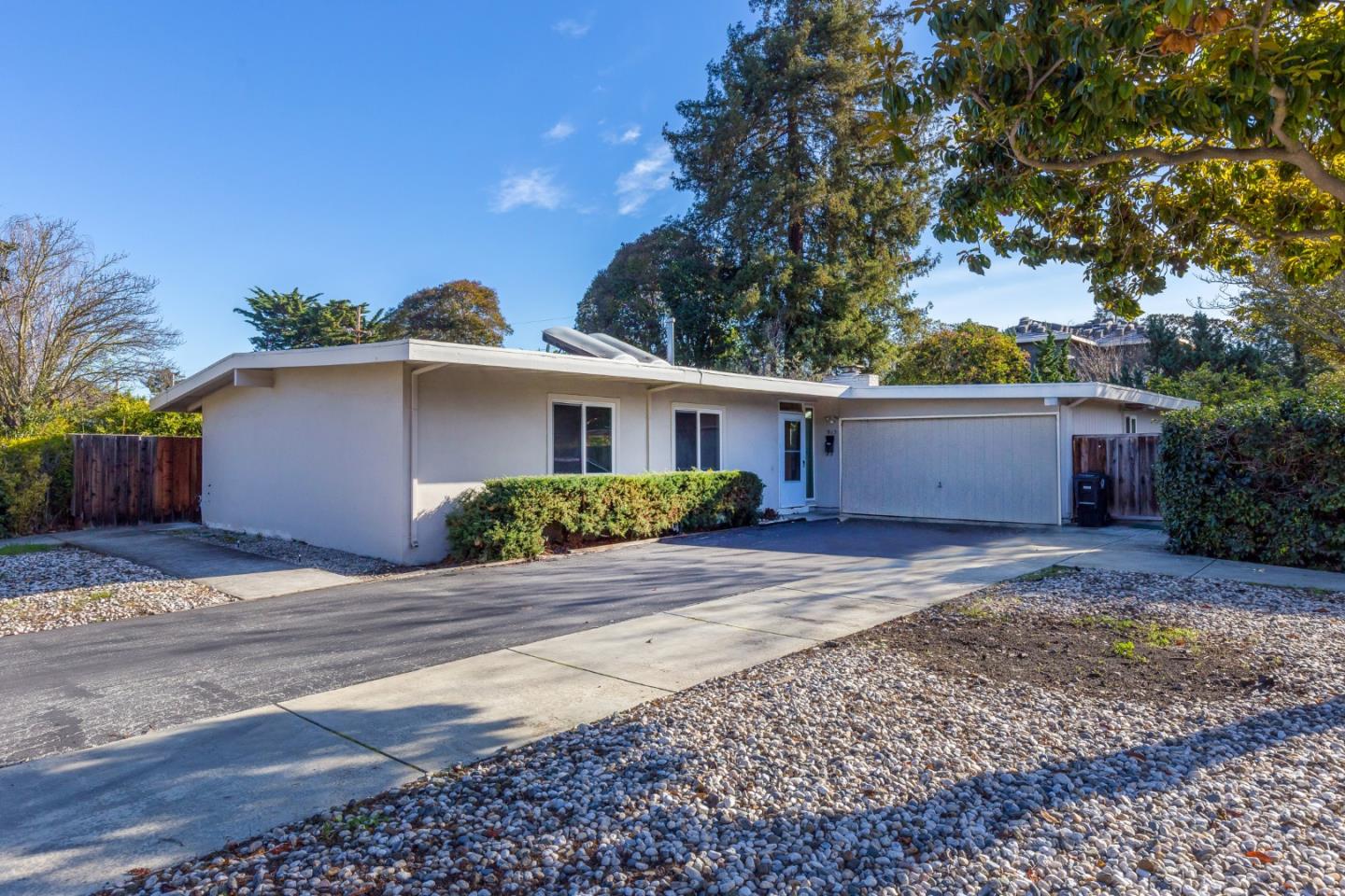 Detail Gallery Image 1 of 1 For 915 Colonial Ln, Palo Alto,  CA 94303 - 3 Beds | 2 Baths