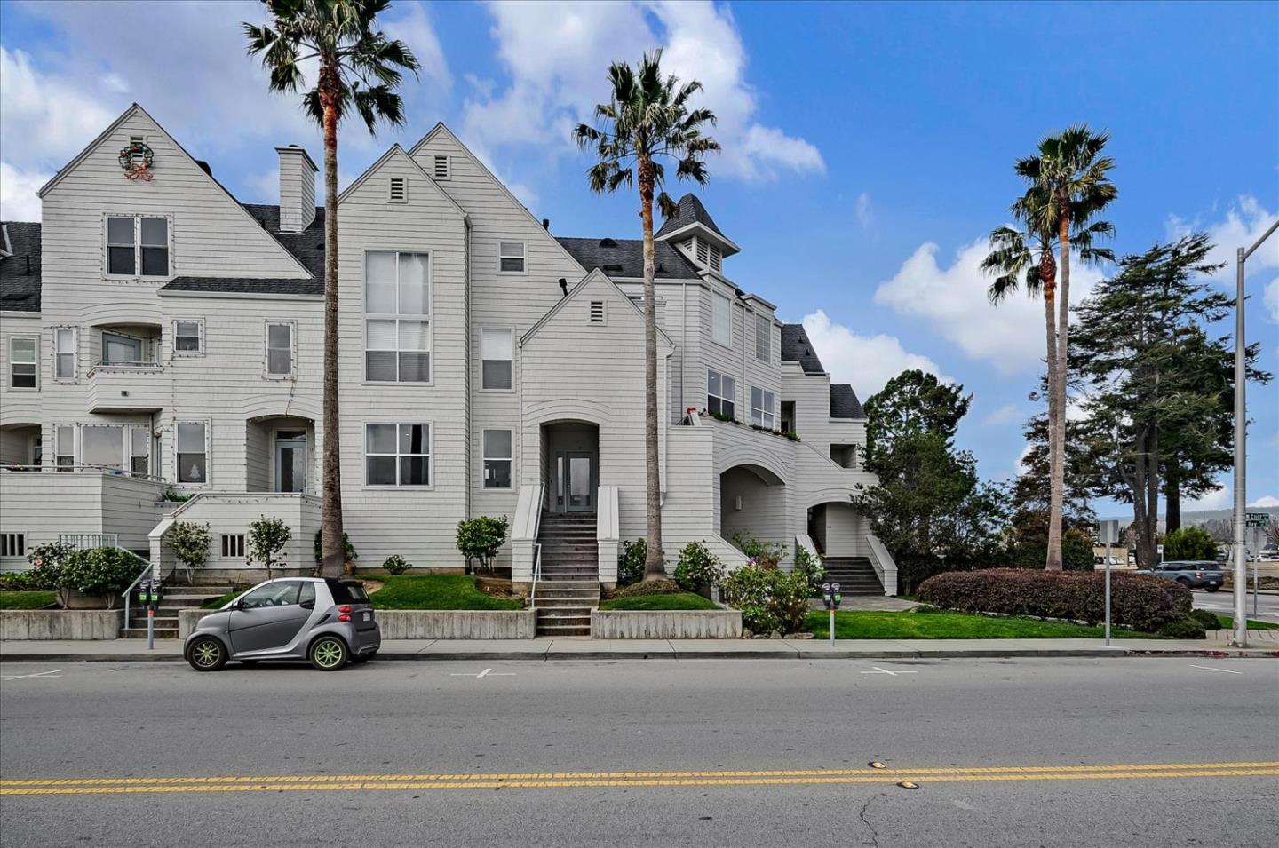 Detail Gallery Image 1 of 1 For 200 W Cliff Dr #15,  Santa Cruz,  CA 95060 - 1 Beds | 1/1 Baths