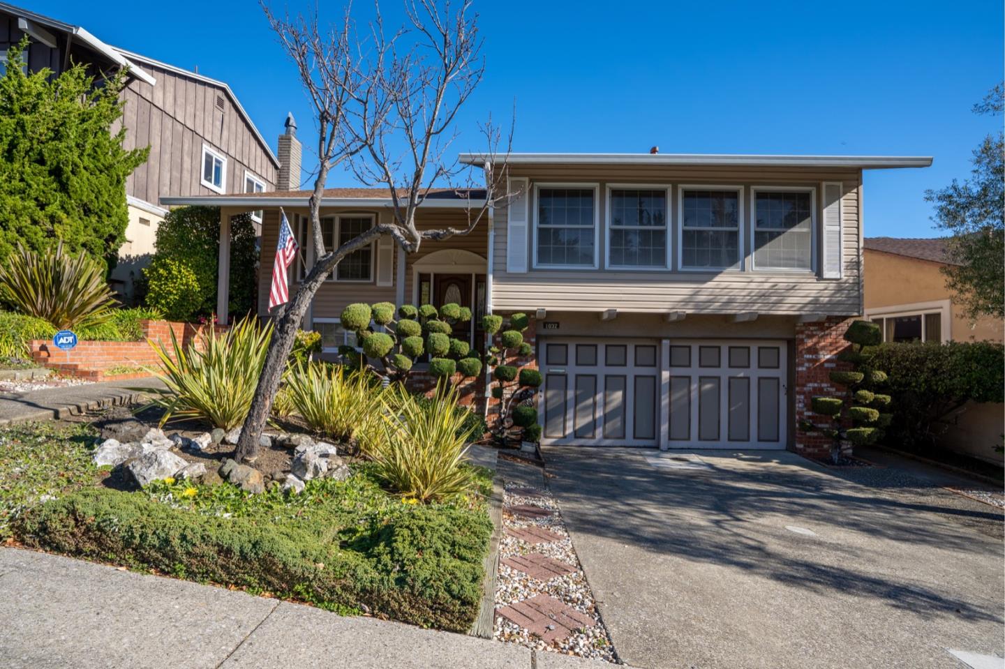 Detail Gallery Image 1 of 1 For 1032 Everglades Dr, Pacifica,  CA 94044 - 4 Beds | 2/1 Baths