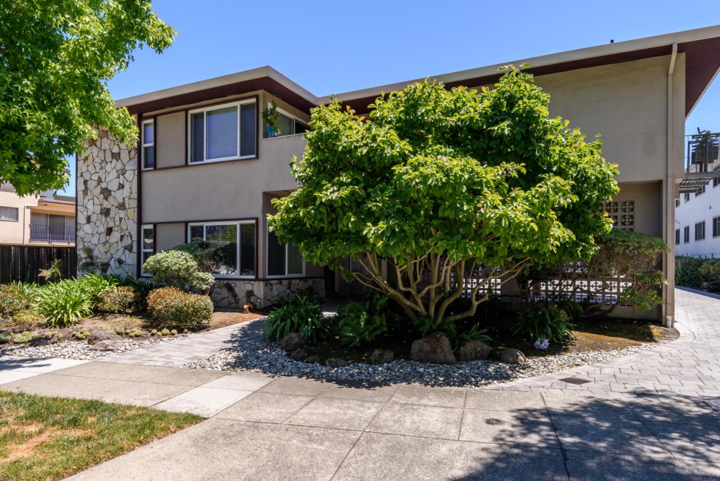 Detail Gallery Image 1 of 1 For 1437 Floribunda Ave #10,  Burlingame,  CA 94010 - 2 Beds | 1 Baths