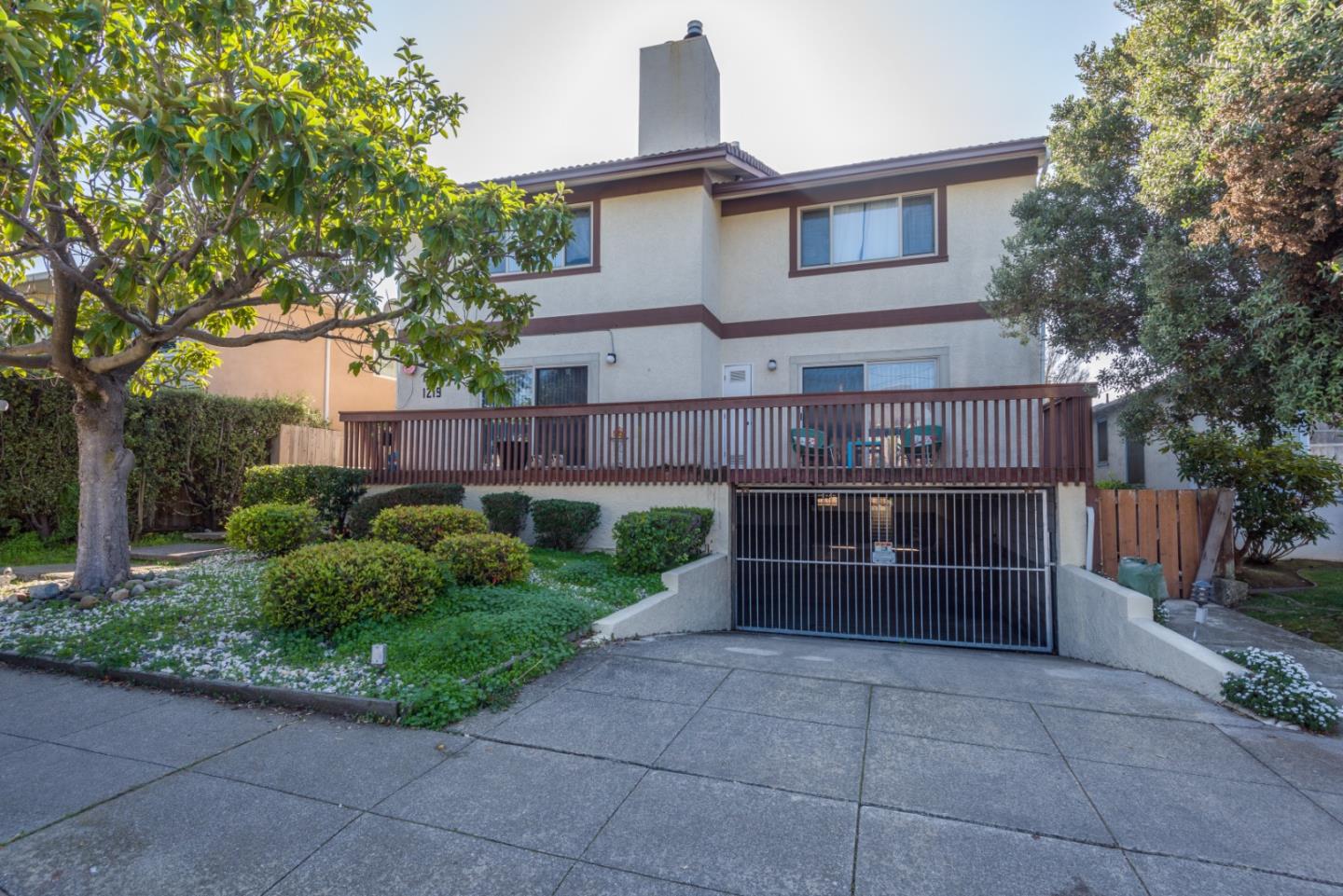 Detail Gallery Image 1 of 1 For 1219 Paloma Ave #3,  Burlingame,  CA 94010 - 2 Beds | 2/1 Baths