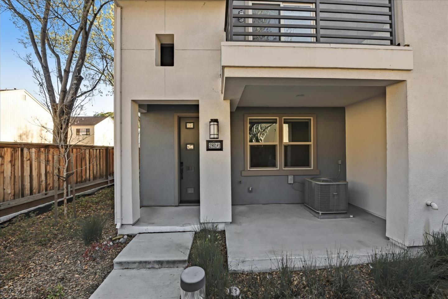 Detail Gallery Image 1 of 1 For 2901 via Roma Pl #1,  Santa Clara,  CA 95051 - 3 Beds | 3/1 Baths