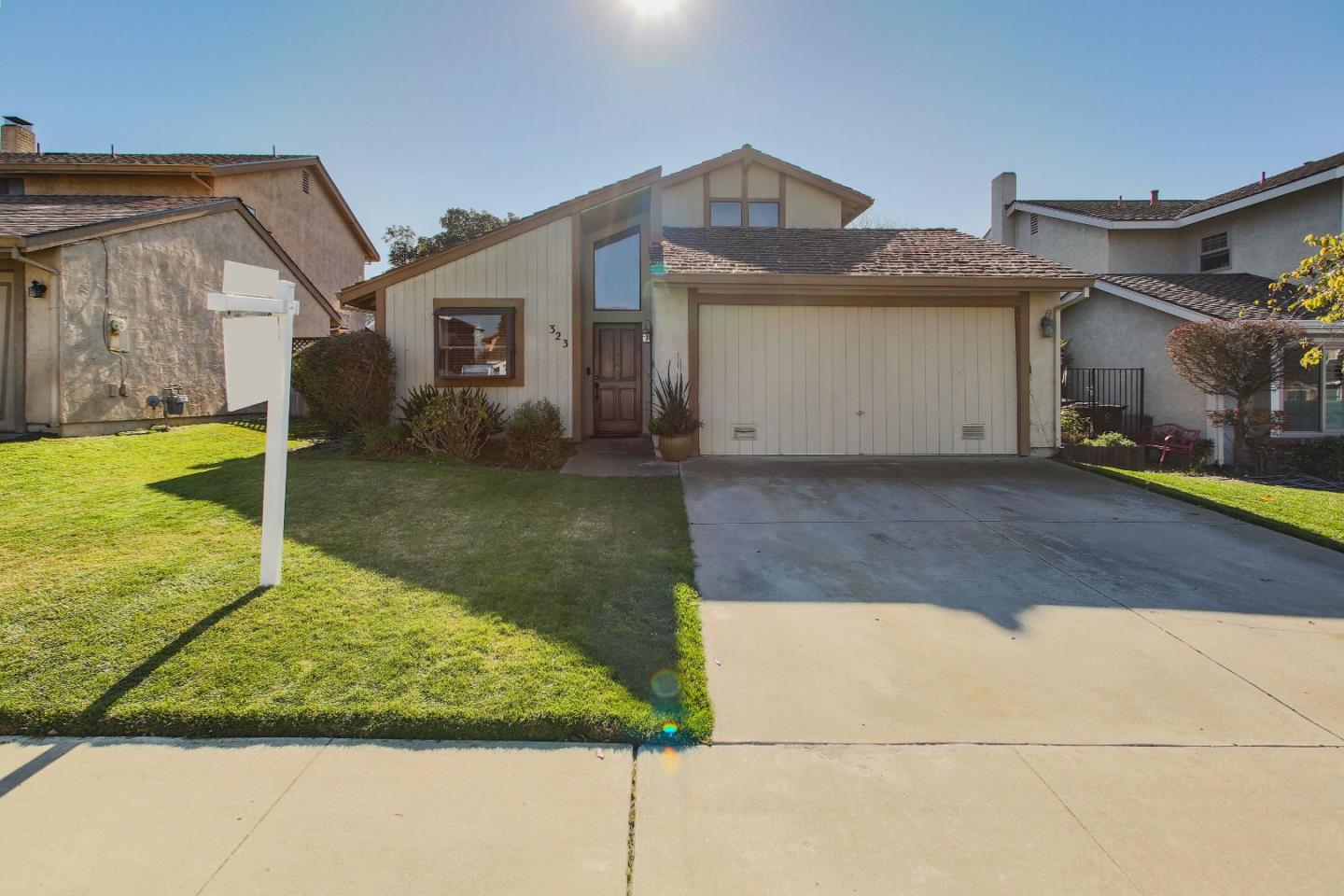 Detail Gallery Image 1 of 1 For 323 Bush St, Salinas,  CA 93907 - 3 Beds | 2 Baths