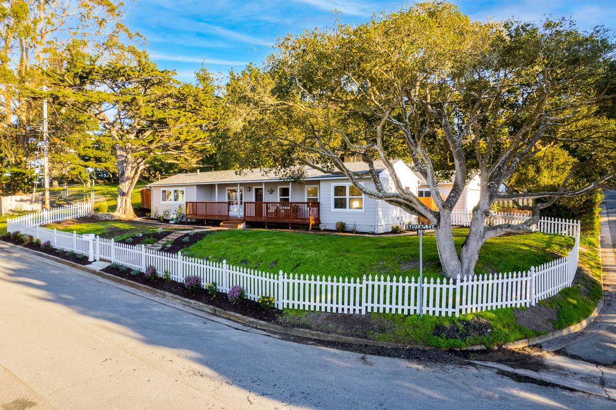 Detail Gallery Image 1 of 1 For 305 Stuart Ave, Pacific Grove,  CA 93950 - 3 Beds | 2 Baths