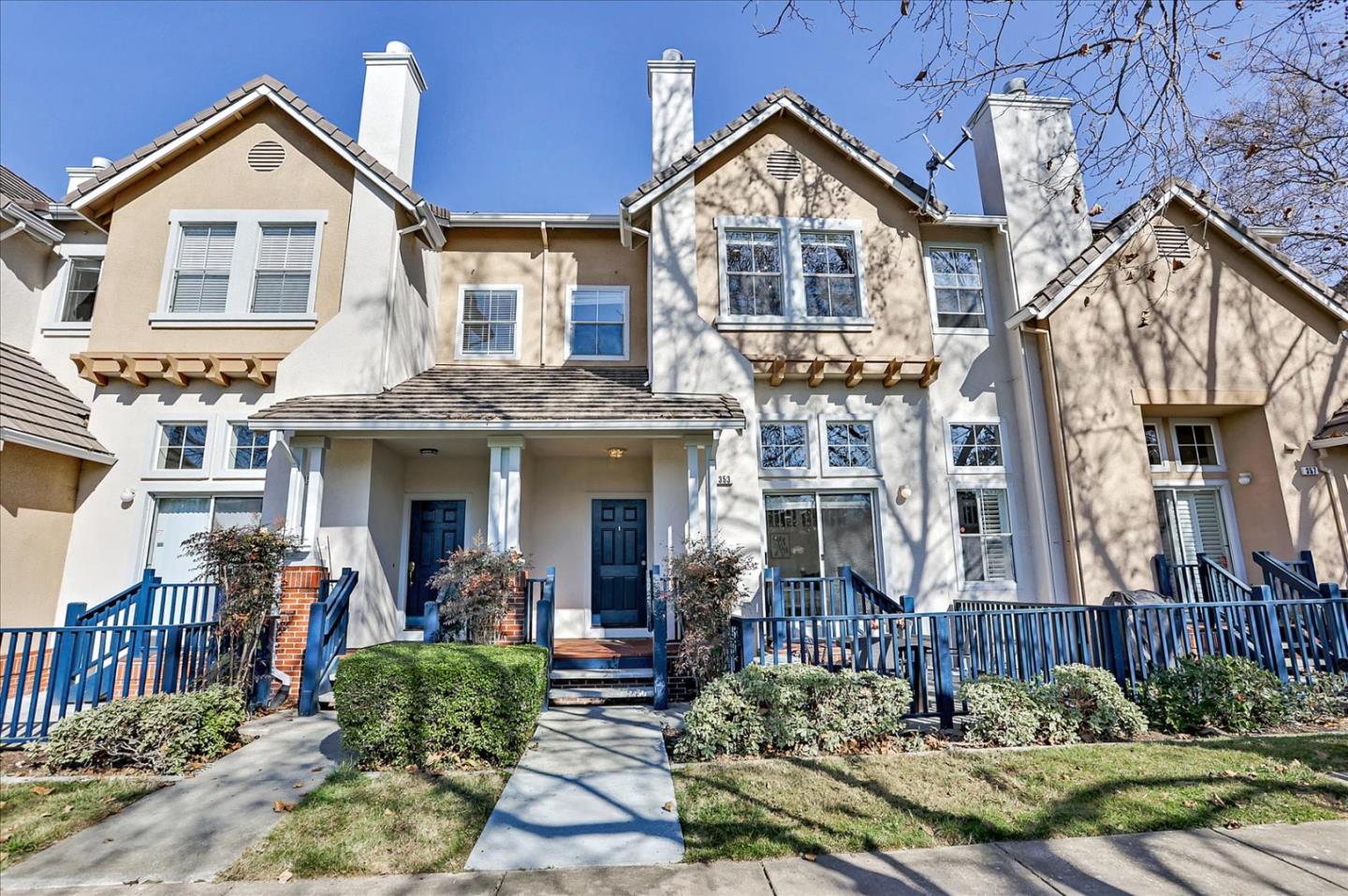 Detail Gallery Image 1 of 1 For 353 Flower Ln, Mountain View,  CA 94043 - 2 Beds | 2/1 Baths