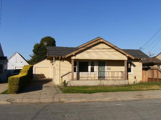 Detail Gallery Image 1 of 1 For 139 Katherine Ave, Salinas,  CA 93901 - 3 Beds | 1/1 Baths