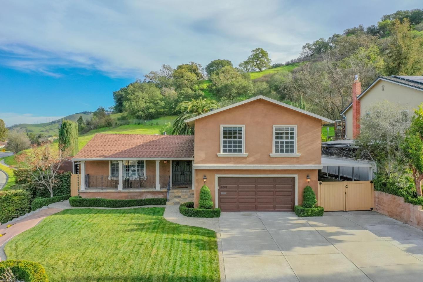 Detail Gallery Image 1 of 1 For 6204 Glendora Ct, San Jose,  CA 95123 - 4 Beds | 2/1 Baths