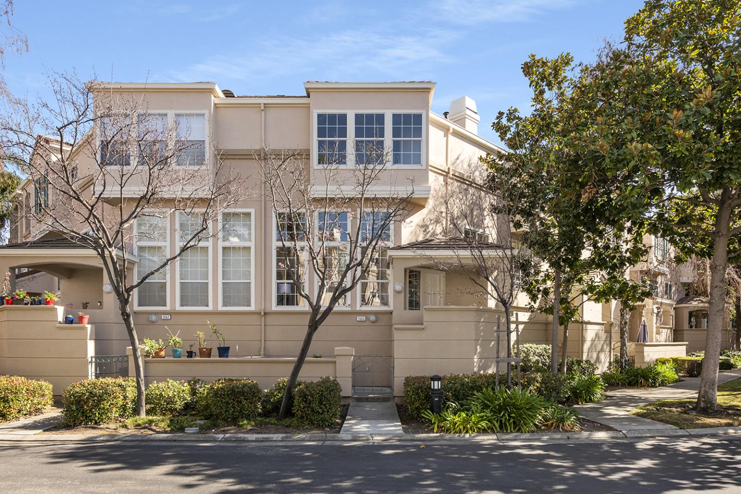 Detail Gallery Image 1 of 1 For 1555 Larkwood Ct, Milpitas,  CA 95035 - 3 Beds | 2/1 Baths