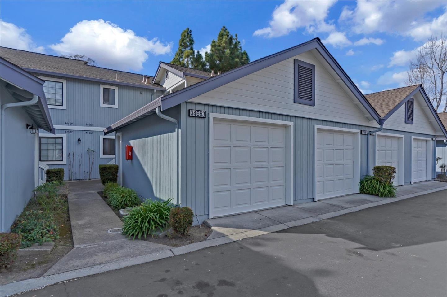 Detail Gallery Image 1 of 1 For 34663 Loreal Ter, Fremont,  CA 94555 - 1 Beds | 1 Baths