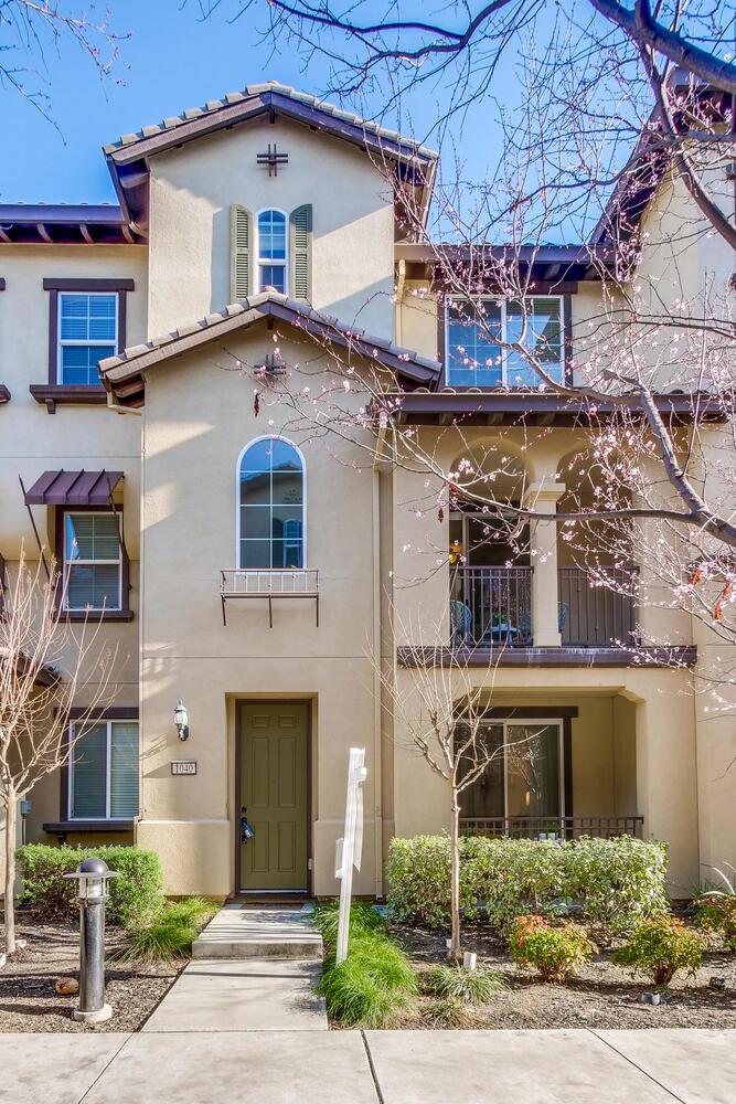 Detail Gallery Image 1 of 1 For 1040 Coriander Walkway Ww,  San Jose,  CA 95133 - 4 Beds | 3/1 Baths