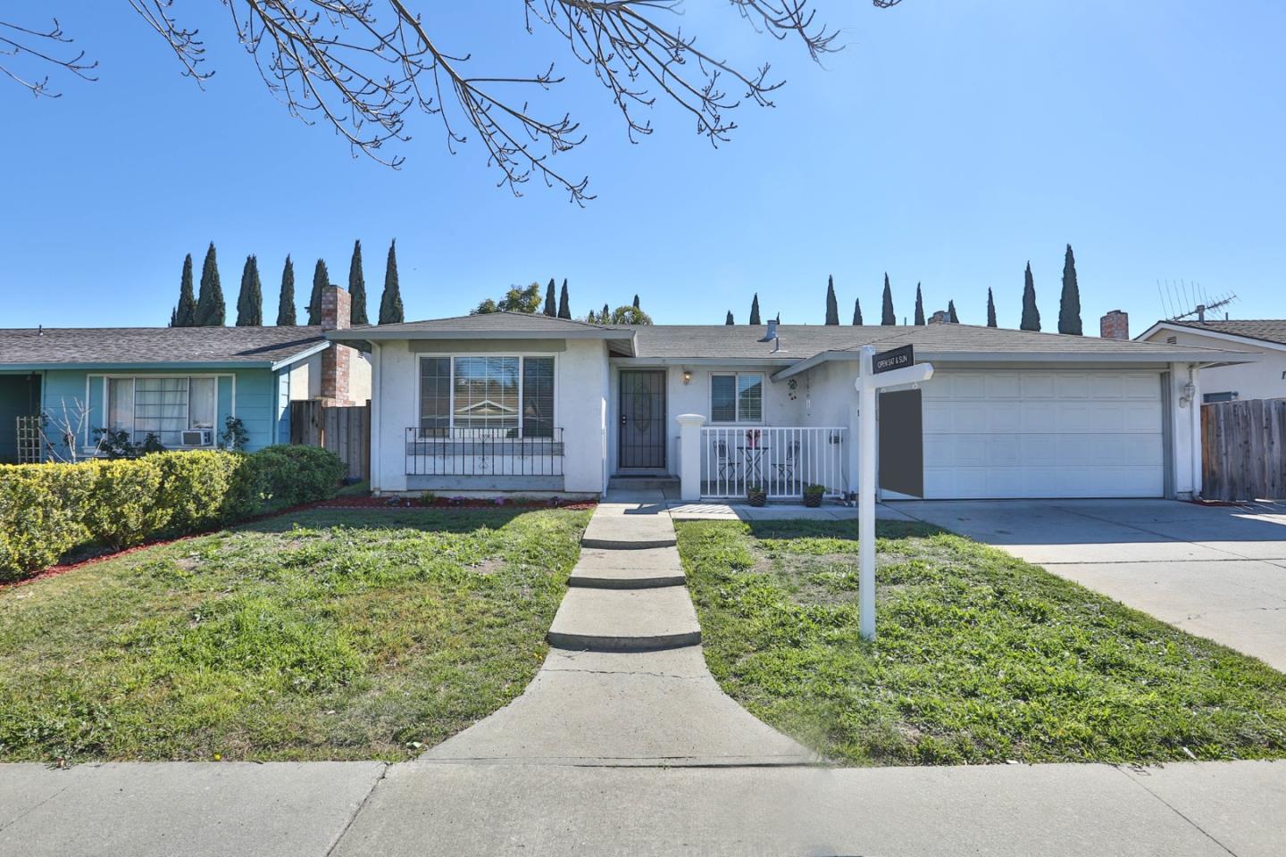 Detail Gallery Image 1 of 1 For 116 Springhaven Ct, San Jose,  CA 95111 - 4 Beds | 2 Baths