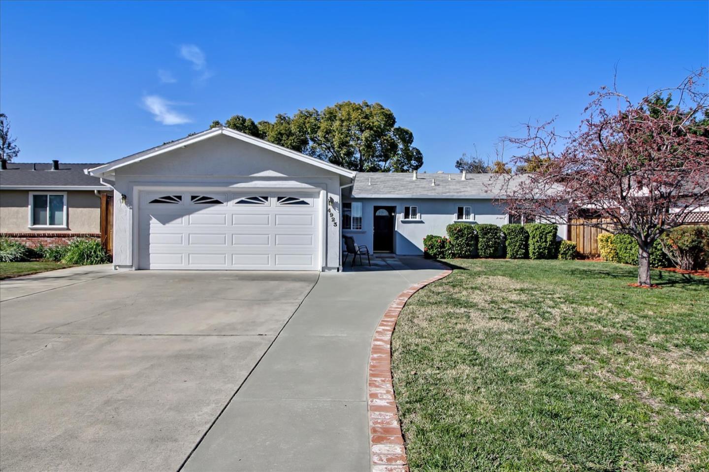 Detail Gallery Image 1 of 1 For 4923 Kenlar Dr, San Jose,  CA 95124 - 3 Beds | 2 Baths