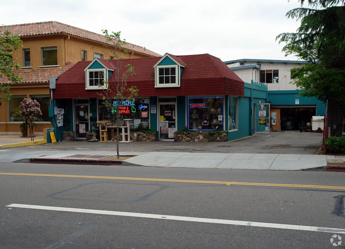 Detail Gallery Image 1 of 1 For 512 N Santa Cruz Ave, Los Gatos,  CA 95030 - – Beds | – Baths