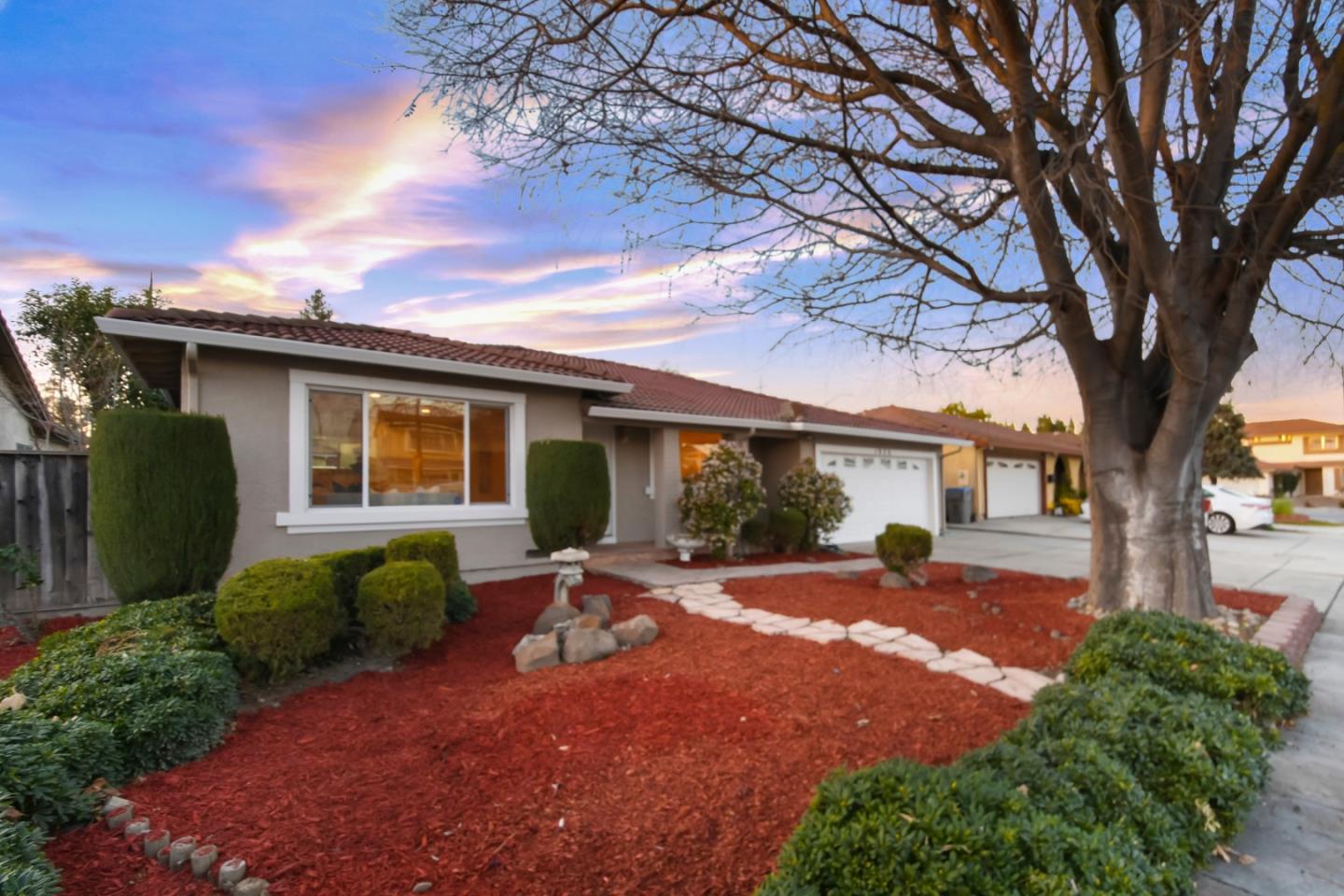 Detail Gallery Image 1 of 1 For 1935 Farragut Way, San Jose,  CA 95133 - 4 Beds | 2 Baths