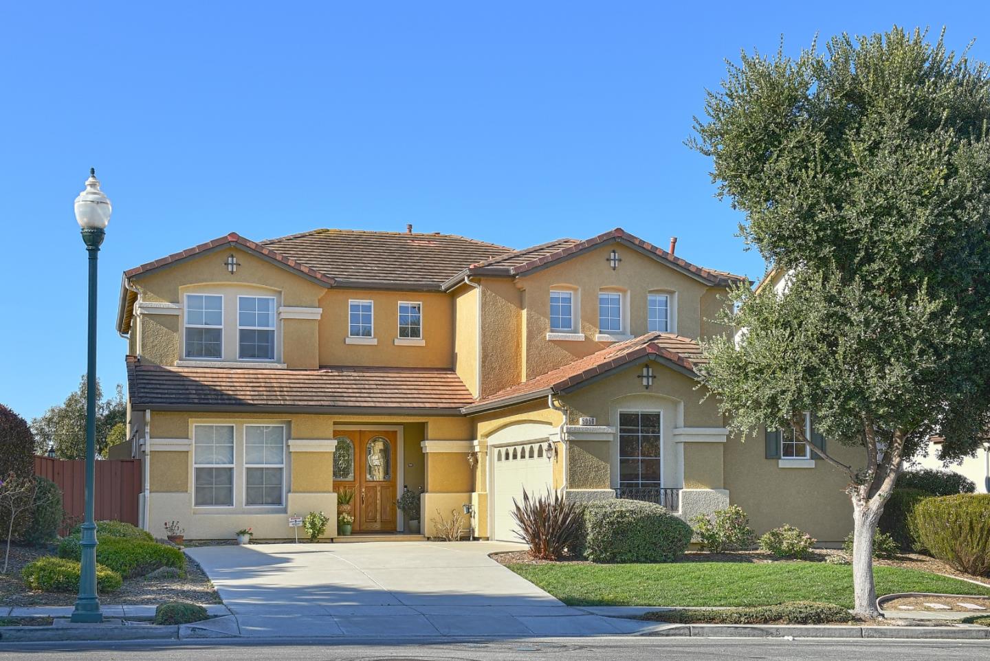 Detail Gallery Image 1 of 1 For 5050 Peninsula Point Dr, Seaside,  CA 93955 - 4 Beds | 2/1 Baths