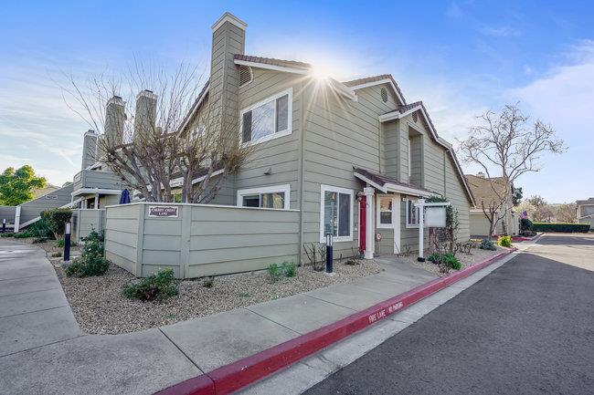 Detail Gallery Image 1 of 1 For 45 Cherry Crest Ln, San Jose,  CA 95136 - 2 Beds | 2/1 Baths