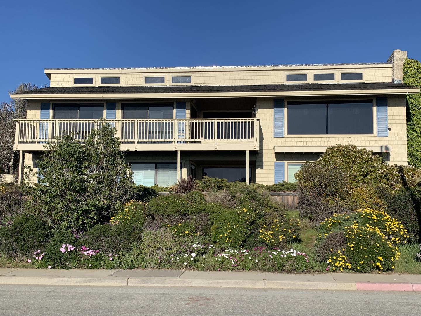 Detail Gallery Image 1 of 1 For 101 via Medici, Aptos,  CA 95003 - 3 Beds | 3/1 Baths