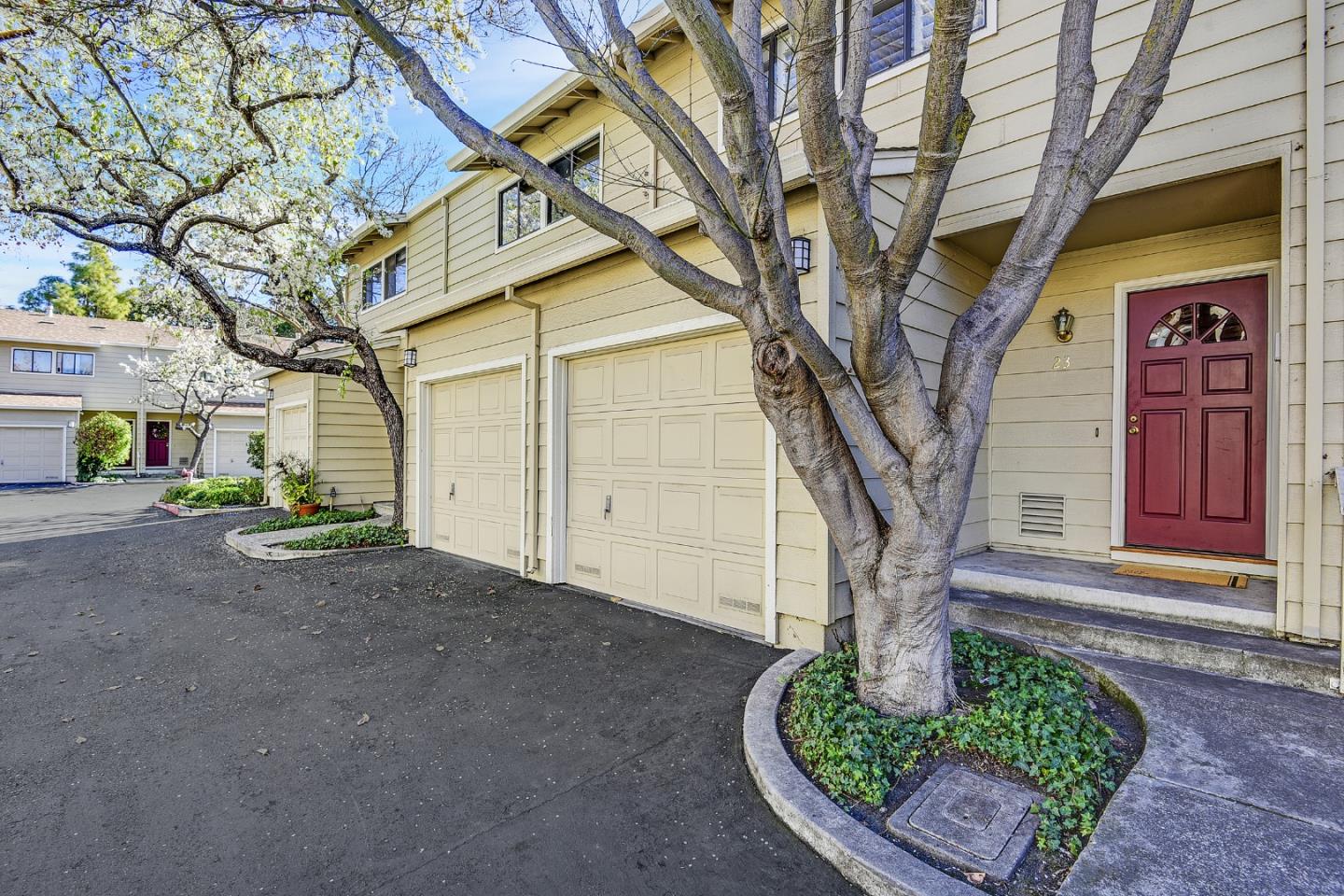 Detail Gallery Image 1 of 1 For 1983 San Luis Ave #23,  Mountain View,  CA 94043 - 2 Beds | 2/1 Baths