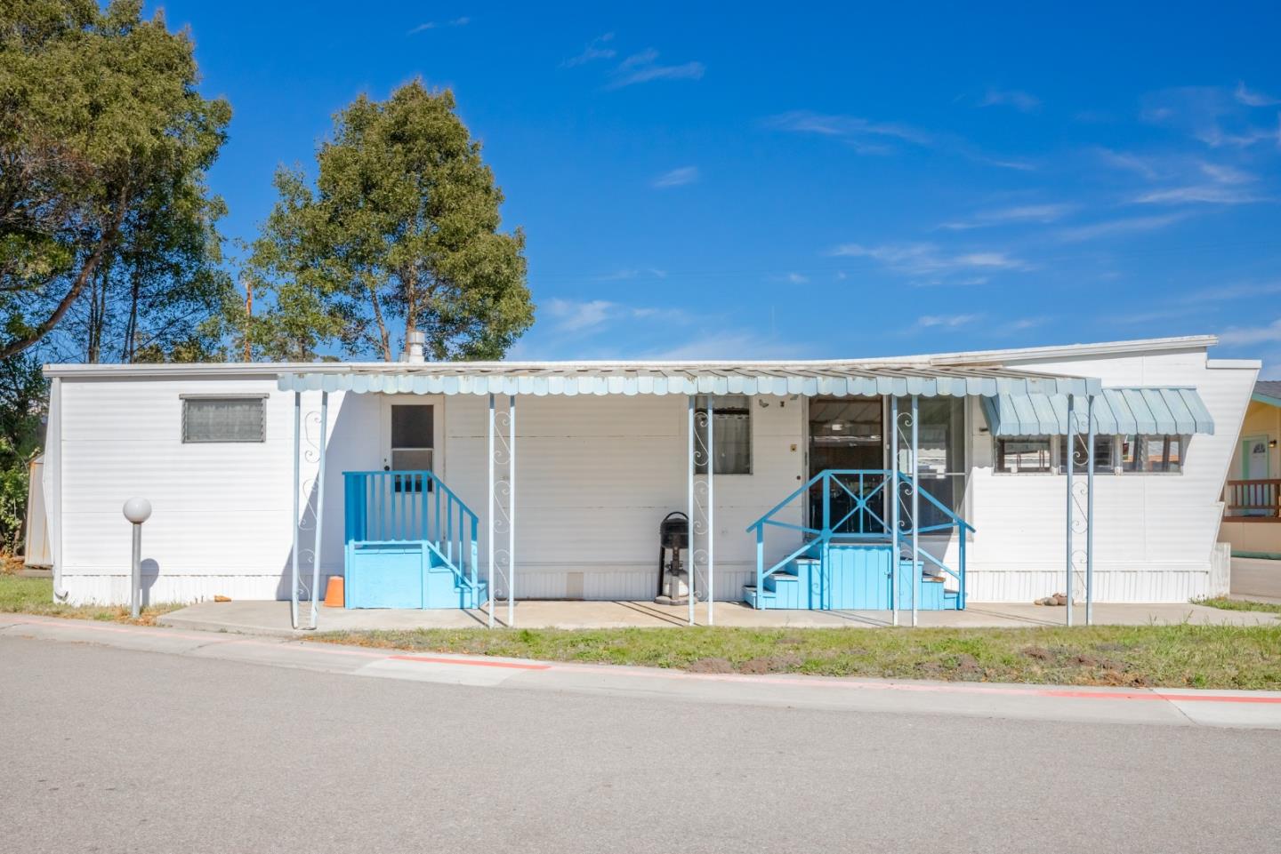 Detail Gallery Image 1 of 1 For 720 26th Ave #32,  Santa Cruz,  CA 95062 - 1 Beds | 1 Baths