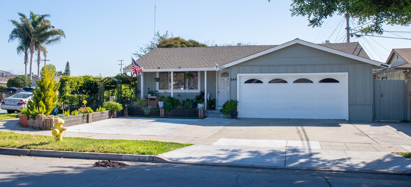 Detail Gallery Image 1 of 1 For 544 Mignot Ln, San Jose,  CA 95111 - 6 Beds | 4 Baths