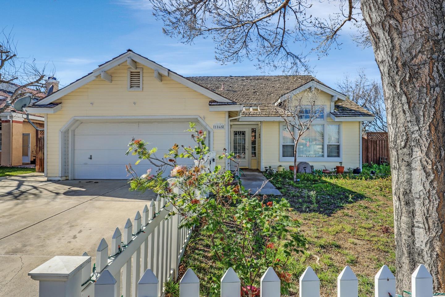 Detail Gallery Image 1 of 1 For 1045 Meadow Lark Ln, Tracy,  CA 95376 - 3 Beds | 2 Baths