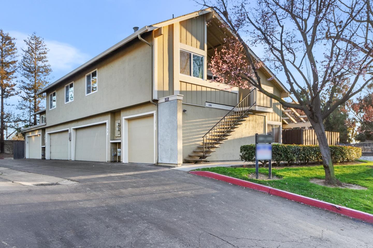 Detail Gallery Image 1 of 1 For 2370 Warfield Way #B,  San Jose,  CA 95122 - 2 Beds | 1 Baths