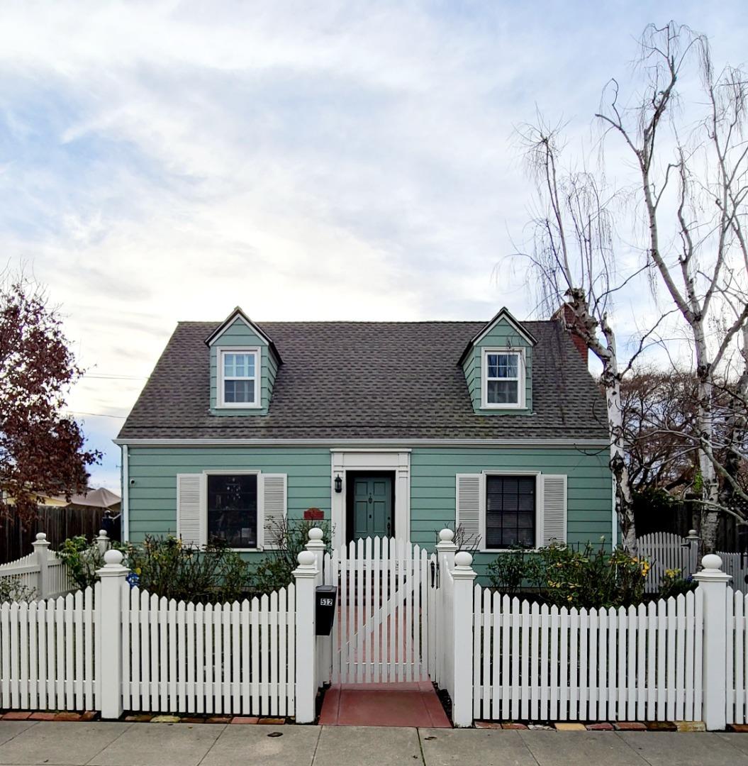 Detail Gallery Image 1 of 1 For 512 Oregon St, Watsonville,  CA 95076 - 3 Beds | 2 Baths