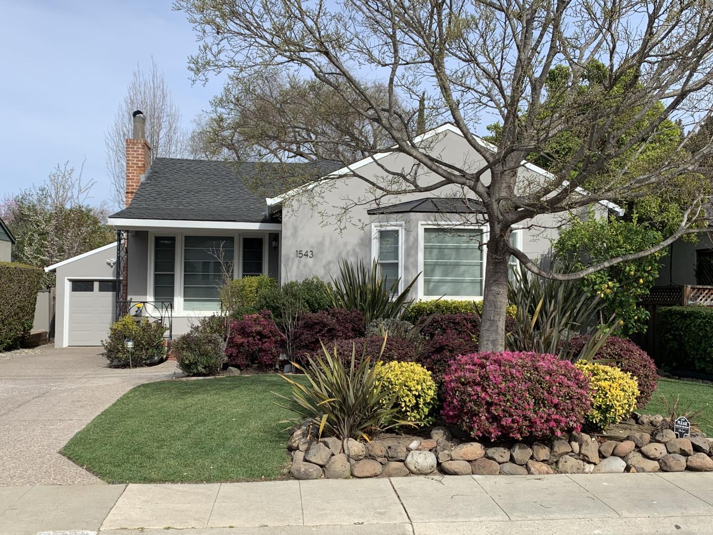 Detail Gallery Image 1 of 1 For 1543 Locust St, San Mateo,  CA 94402 - 3 Beds | 2 Baths