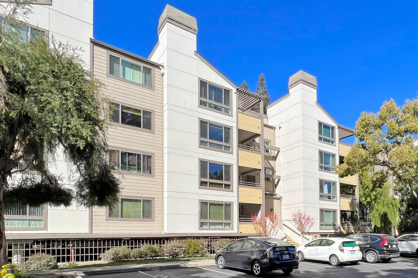 Detail Gallery Image 1 of 1 For 1271 Poplar Ave #201,  Sunnyvale,  CA 94086 - 1 Beds | 1 Baths