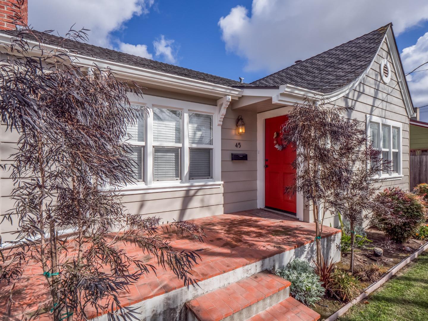 Detail Gallery Image 1 of 1 For 45 E Acacia St, Salinas,  CA 93901 - 2 Beds | 1 Baths