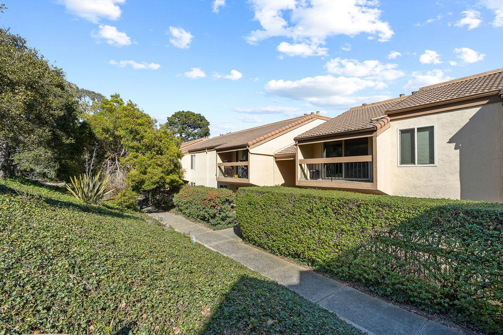 Detail Gallery Image 1 of 1 For 1107 Golden Oaks Ln, Monterey,  CA 93940 - 2 Beds | 2 Baths