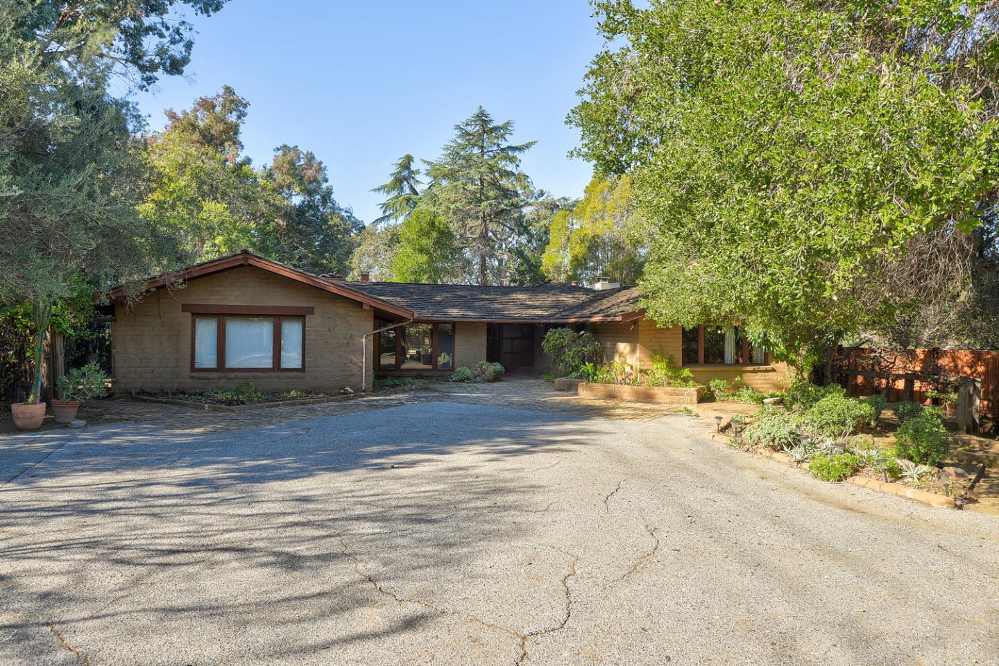 Detail Gallery Image 1 of 1 For 940 Matadero Ave, Palo Alto,  CA 94306 - 4 Beds | 2 Baths