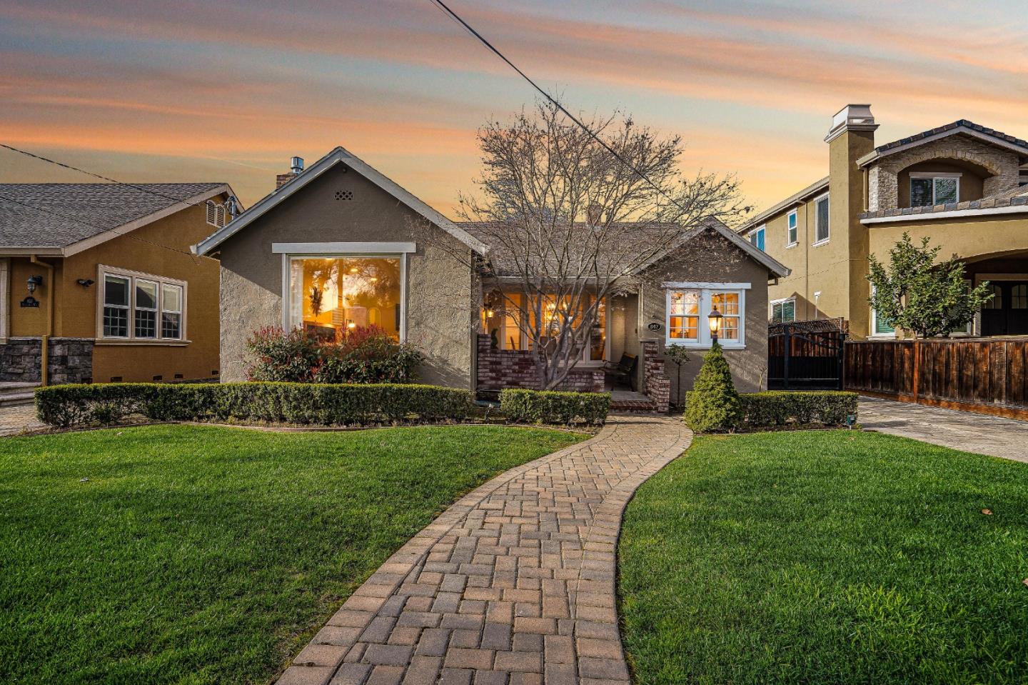 Detail Gallery Image 1 of 1 For 847 Willow Glen Way, San Jose,  CA 95125 - 3 Beds | 1/1 Baths