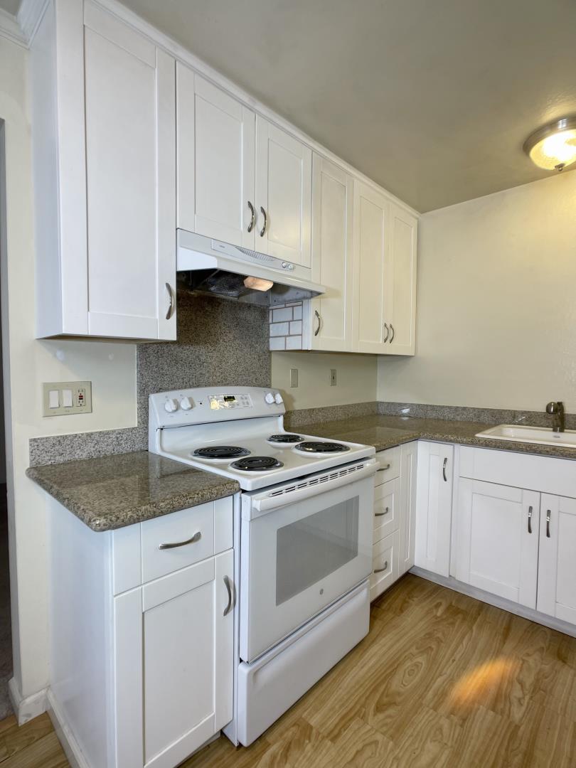 Detail Gallery Image 1 of 1 For 624 Cedar St #3,  San Carlos,  CA 94070 - 1 Beds | 1 Baths