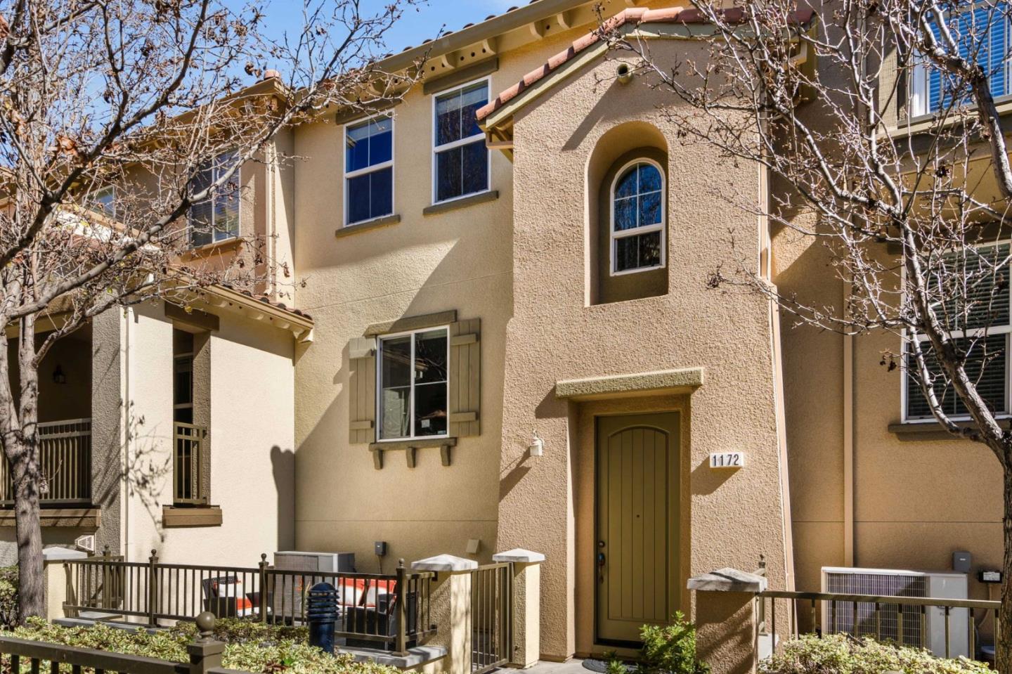 Detail Gallery Image 1 of 1 For 1172 Vida Larga Loop, Milpitas,  CA 95035 - 3 Beds | 2/1 Baths