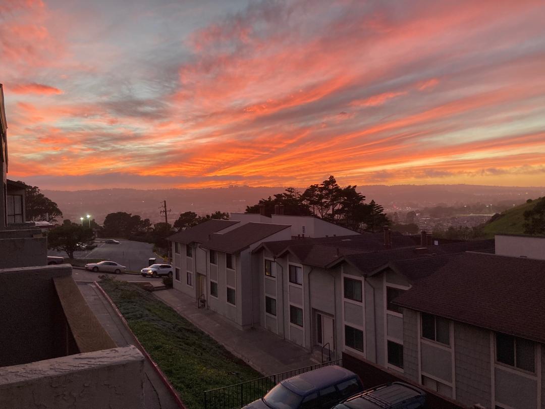 Detail Gallery Image 1 of 1 For 953 Ridgeview Ct #D,  South San Francisco,  CA 94080 - 2 Beds | 2 Baths